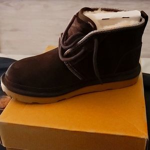 Grade school ugg boots brown size 4